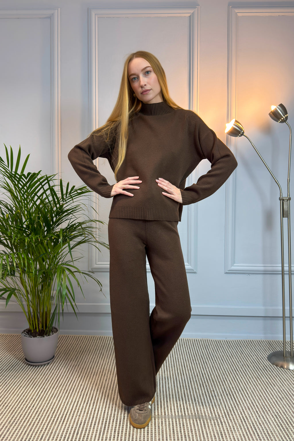 Brązowy dzianinowy komplet