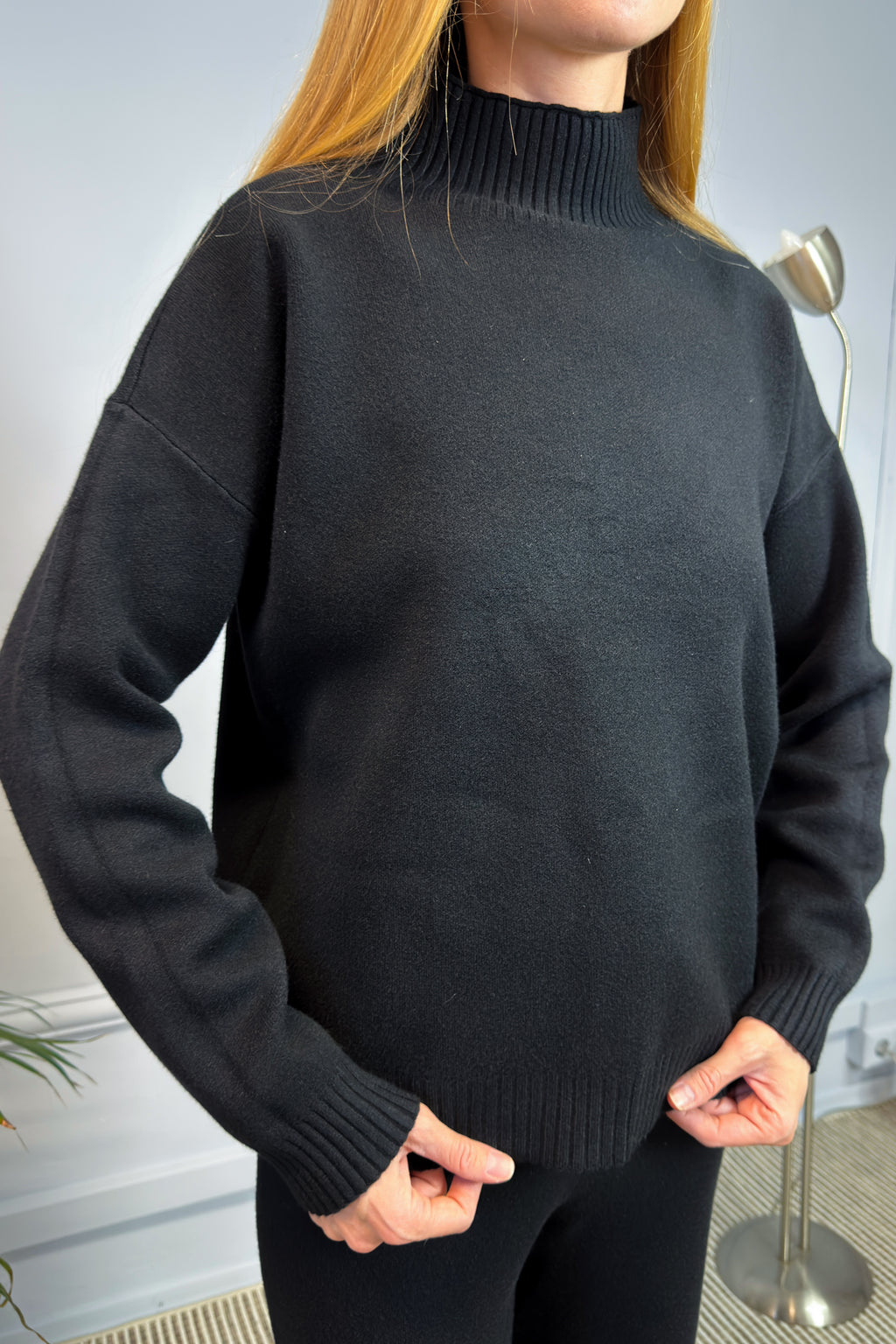 Czarny dzianinowy komplet