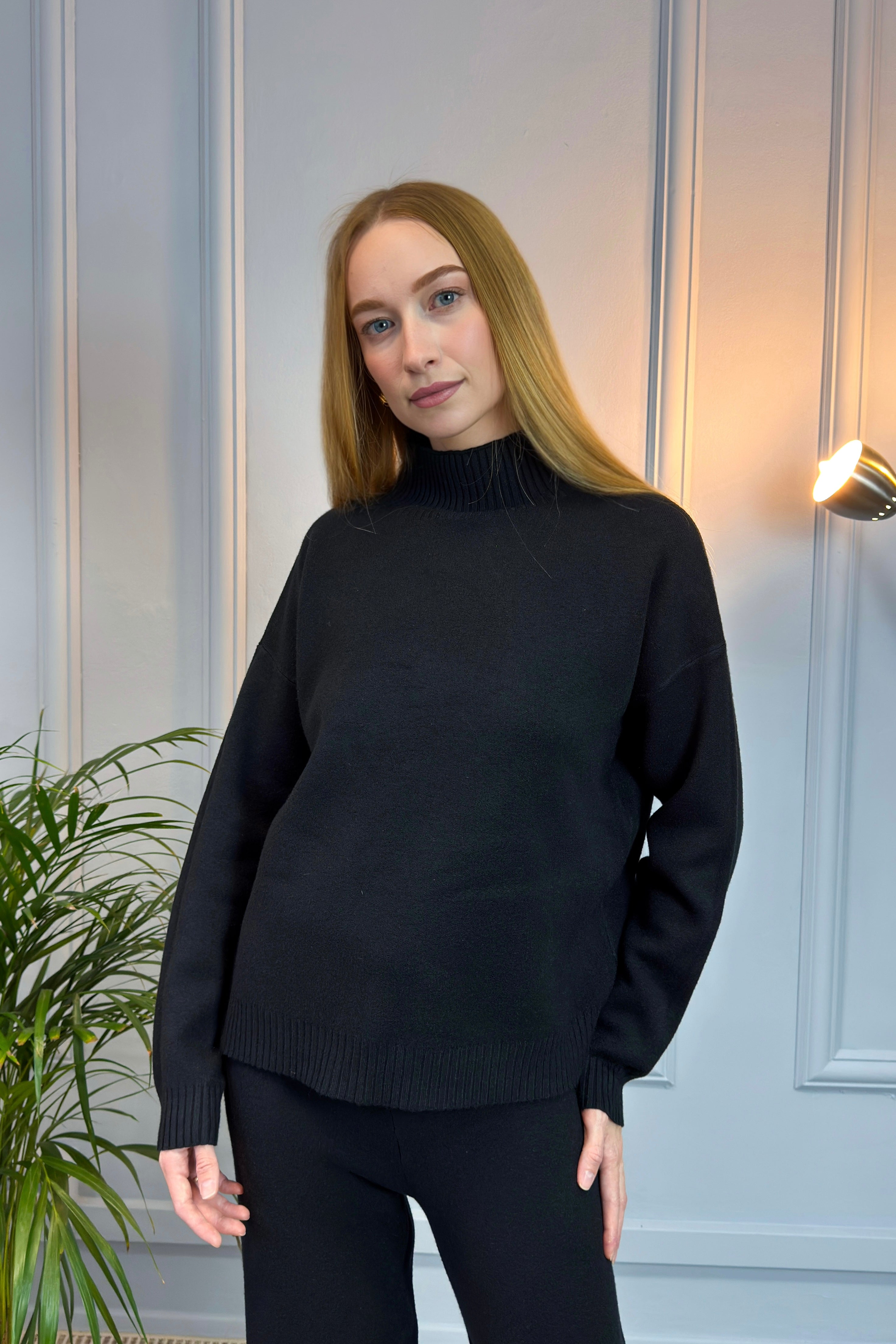 Czarny dzianinowy komplet