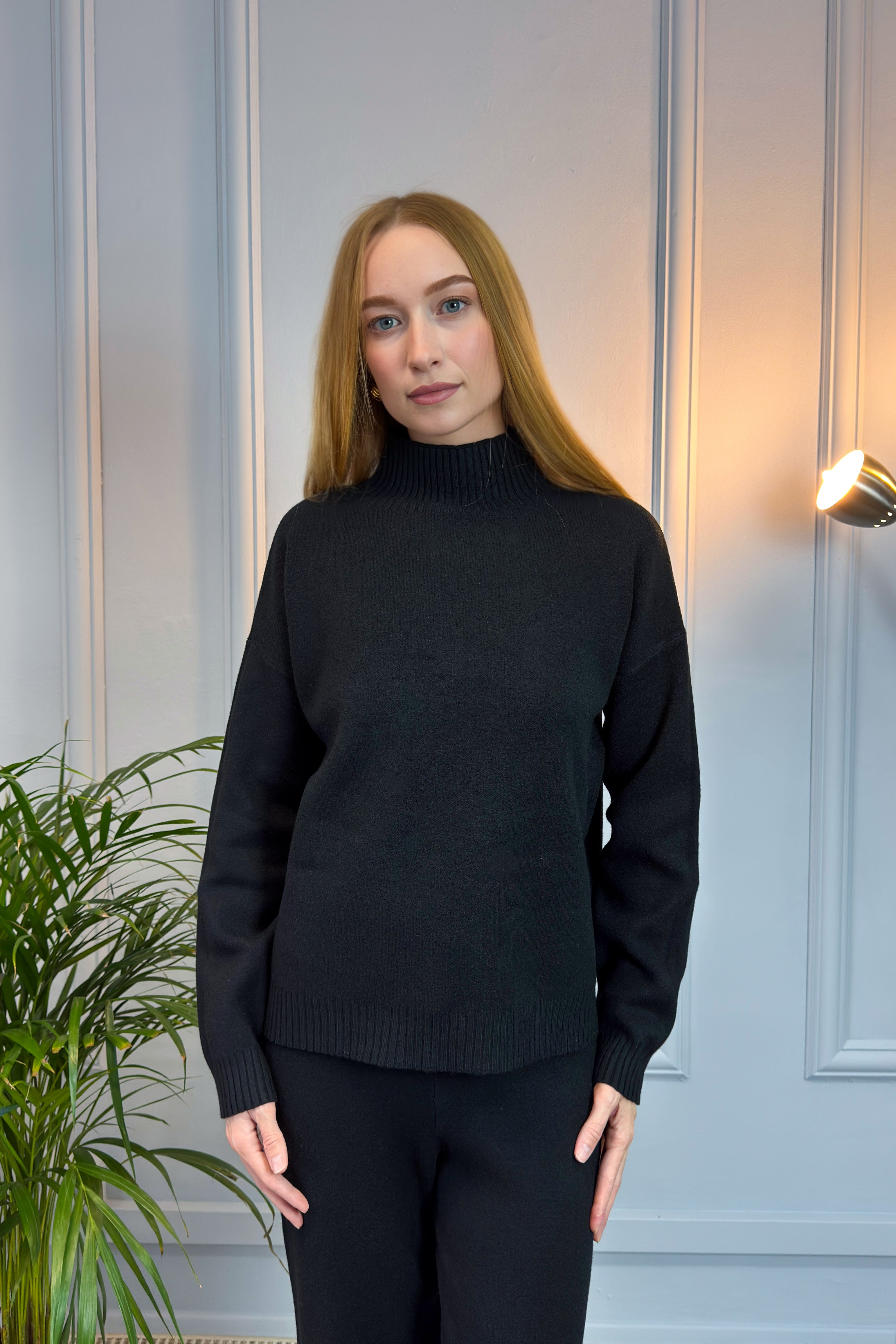 Czarny dzianinowy komplet