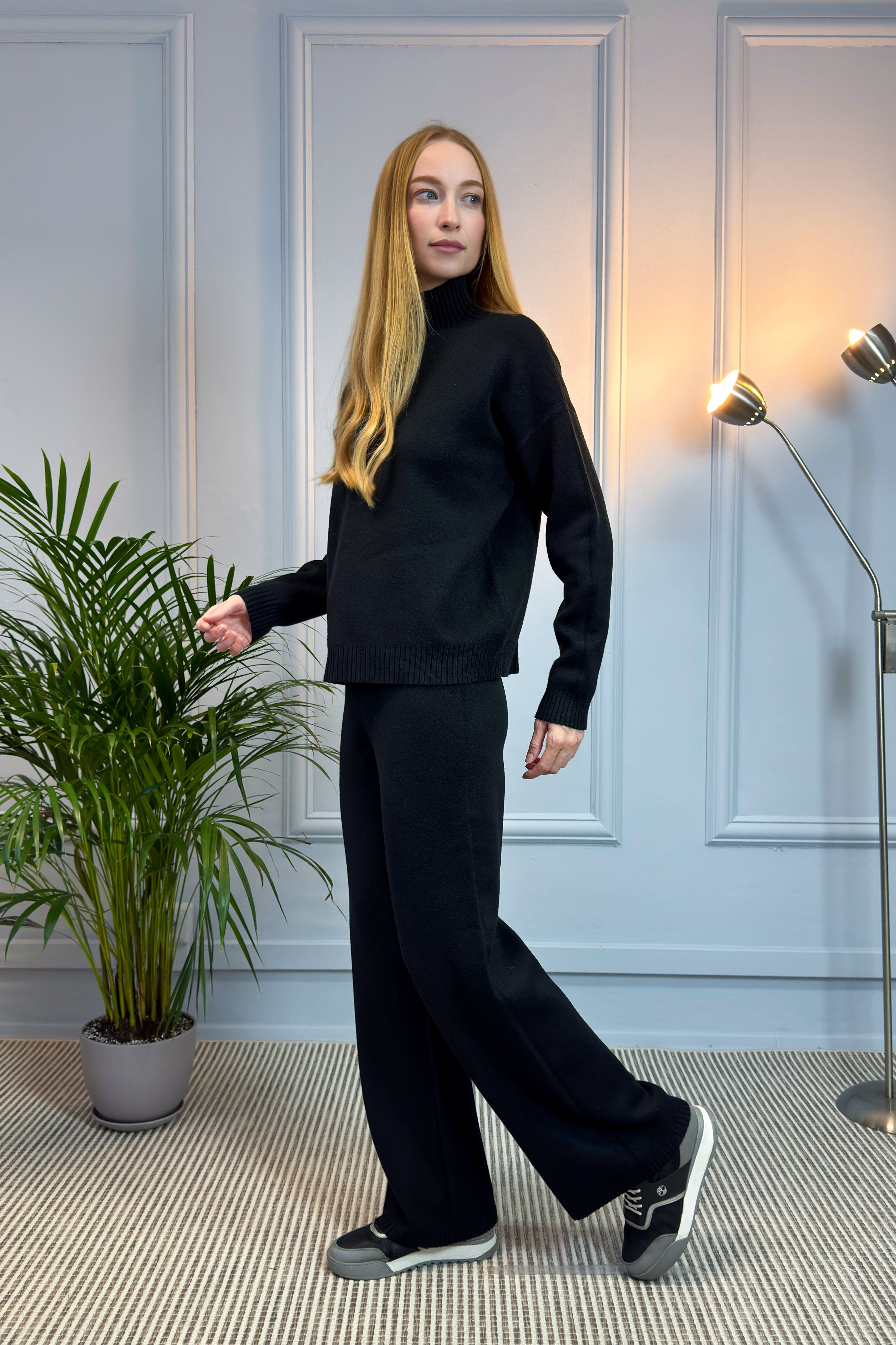 Czarny dzianinowy komplet