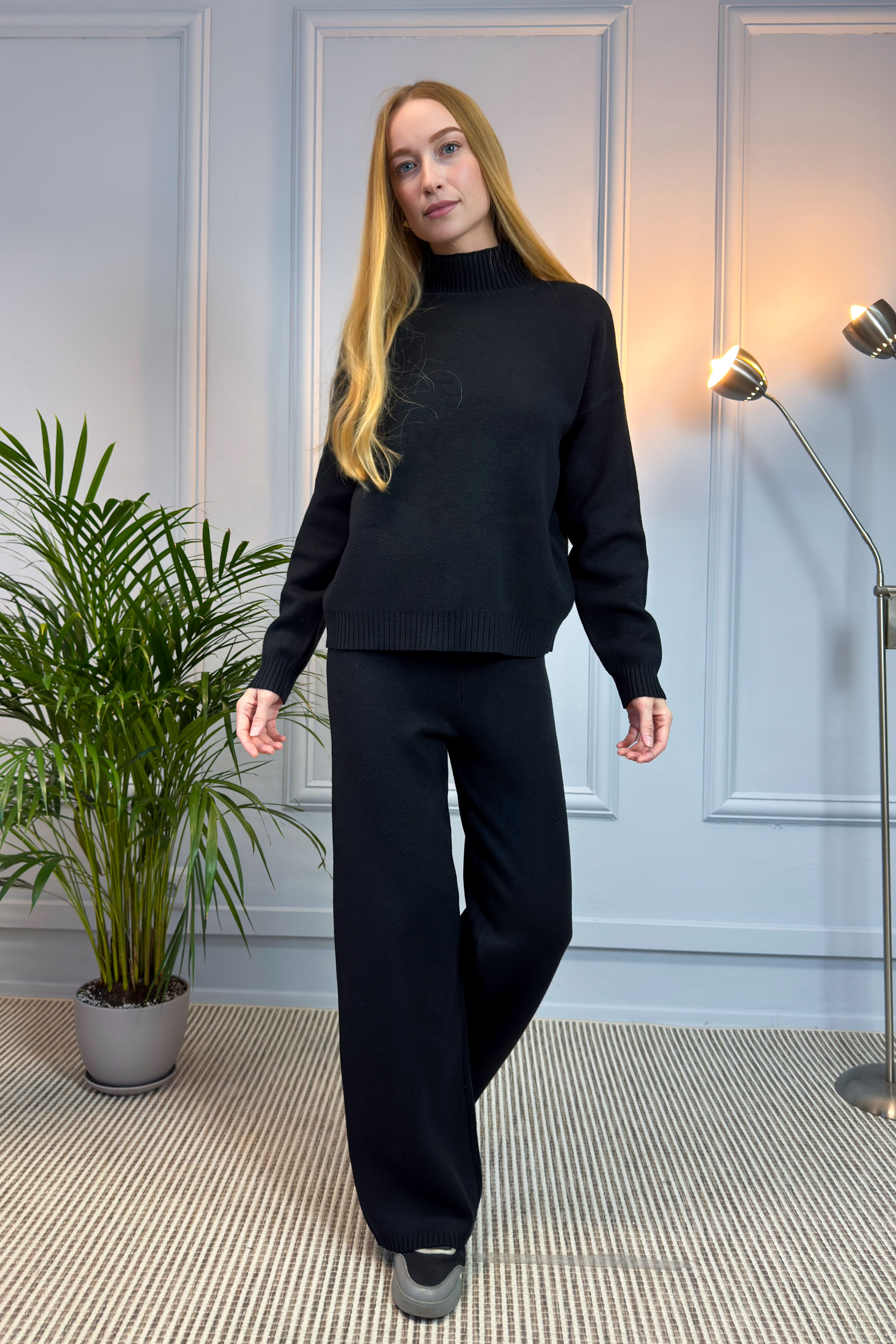 Czarny dzianinowy komplet