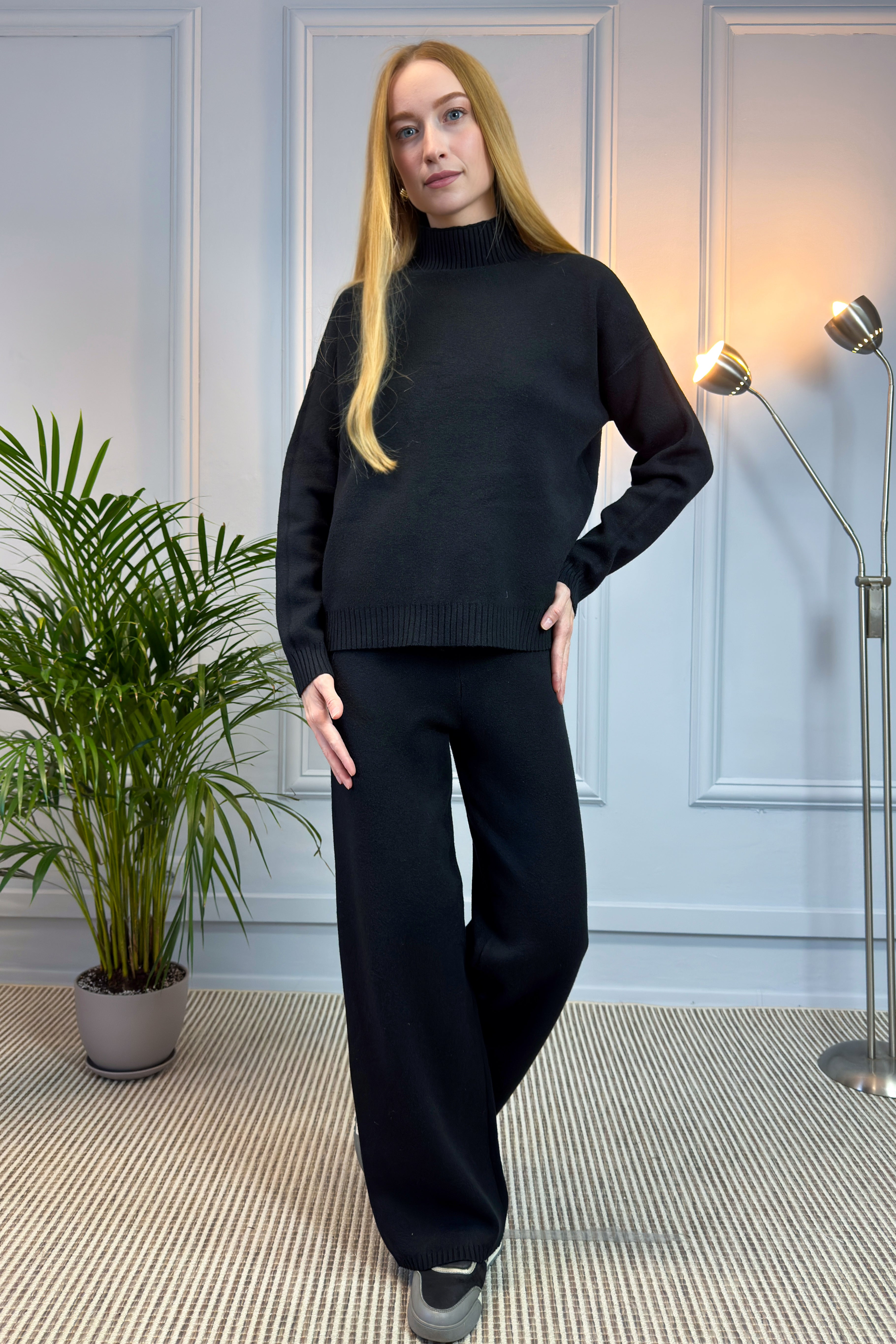 Czarny dzianinowy komplet