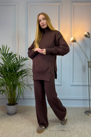 Brązowy dzianinowy komplet z długim swetrem
