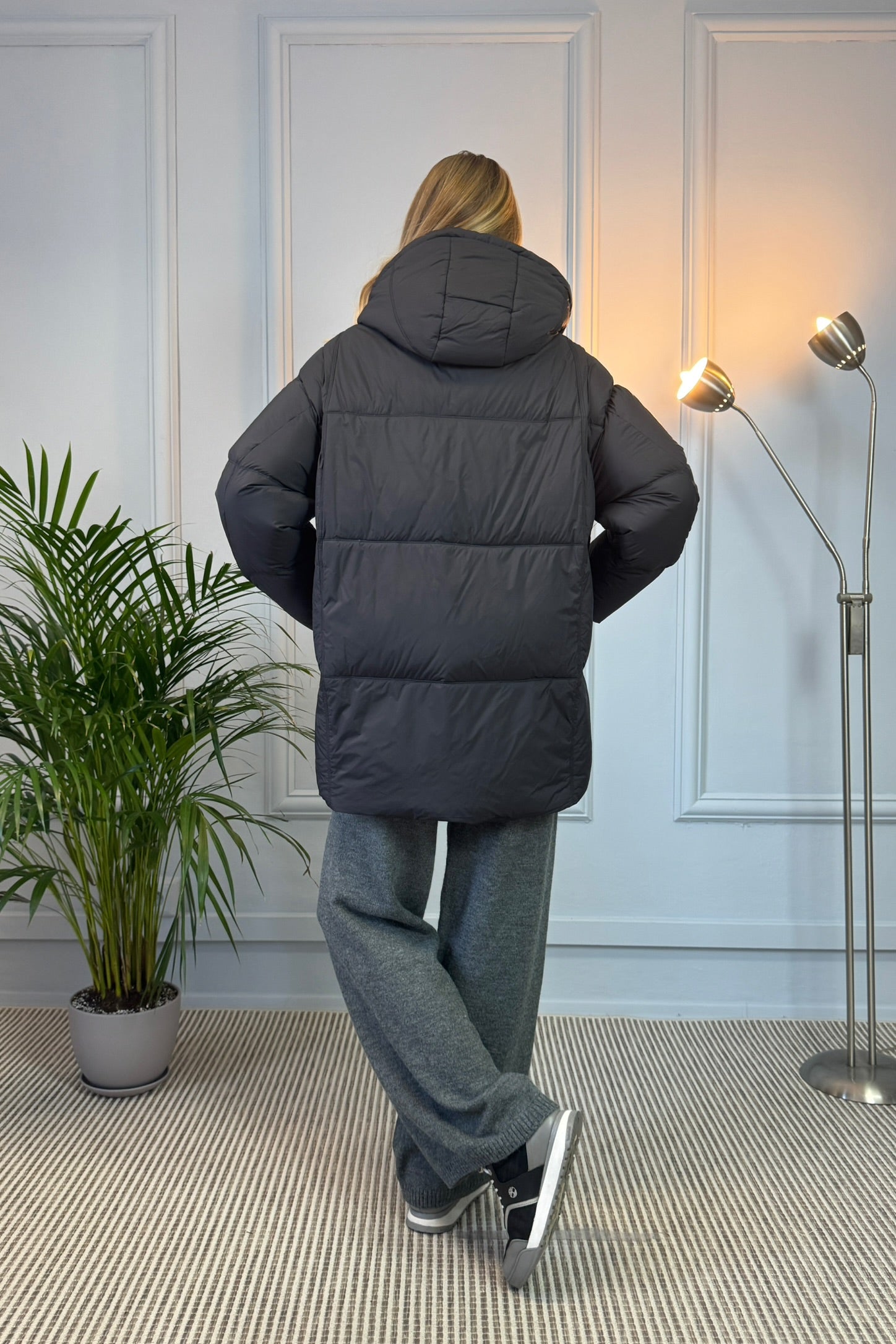 Czarna pikowana kurtka zimowa