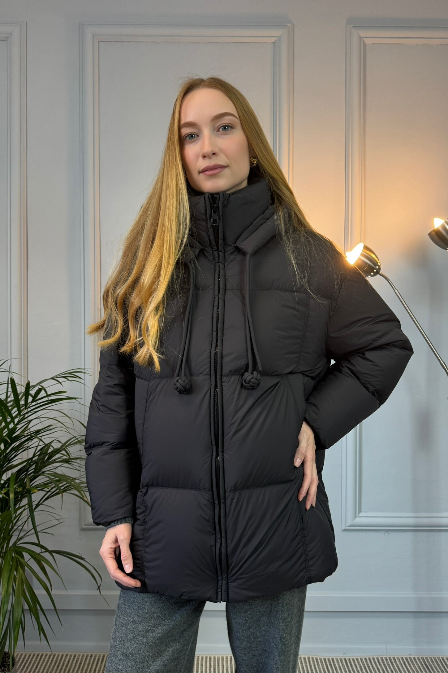 Czarna pikowana kurtka zimowa