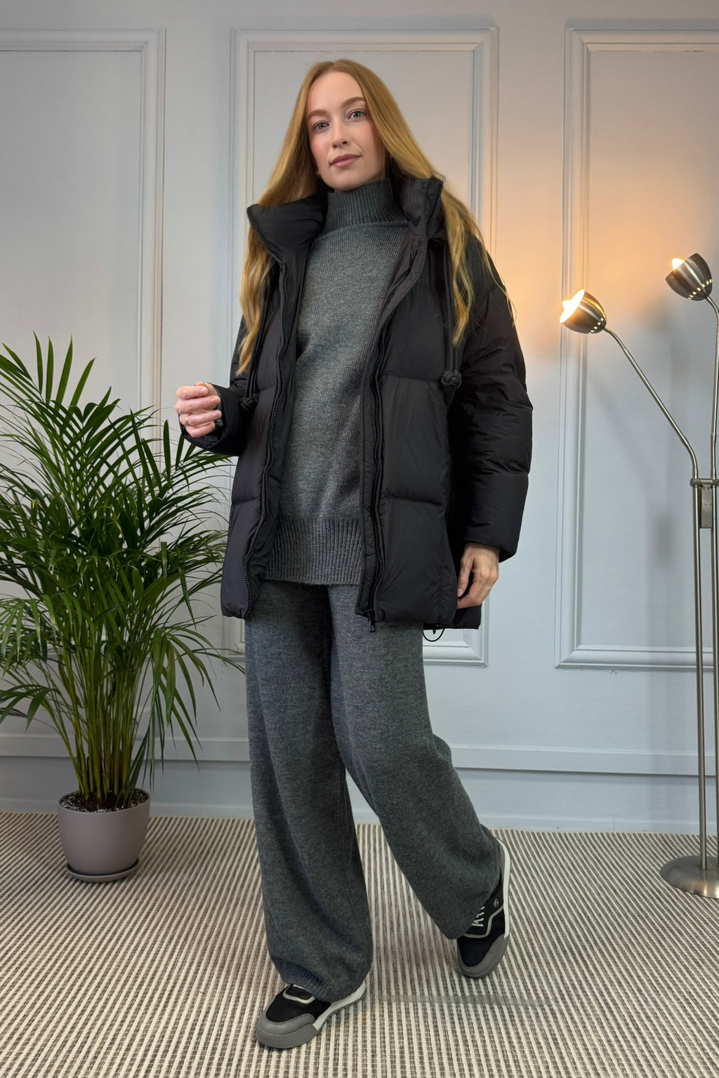 Czarna pikowana kurtka zimowa