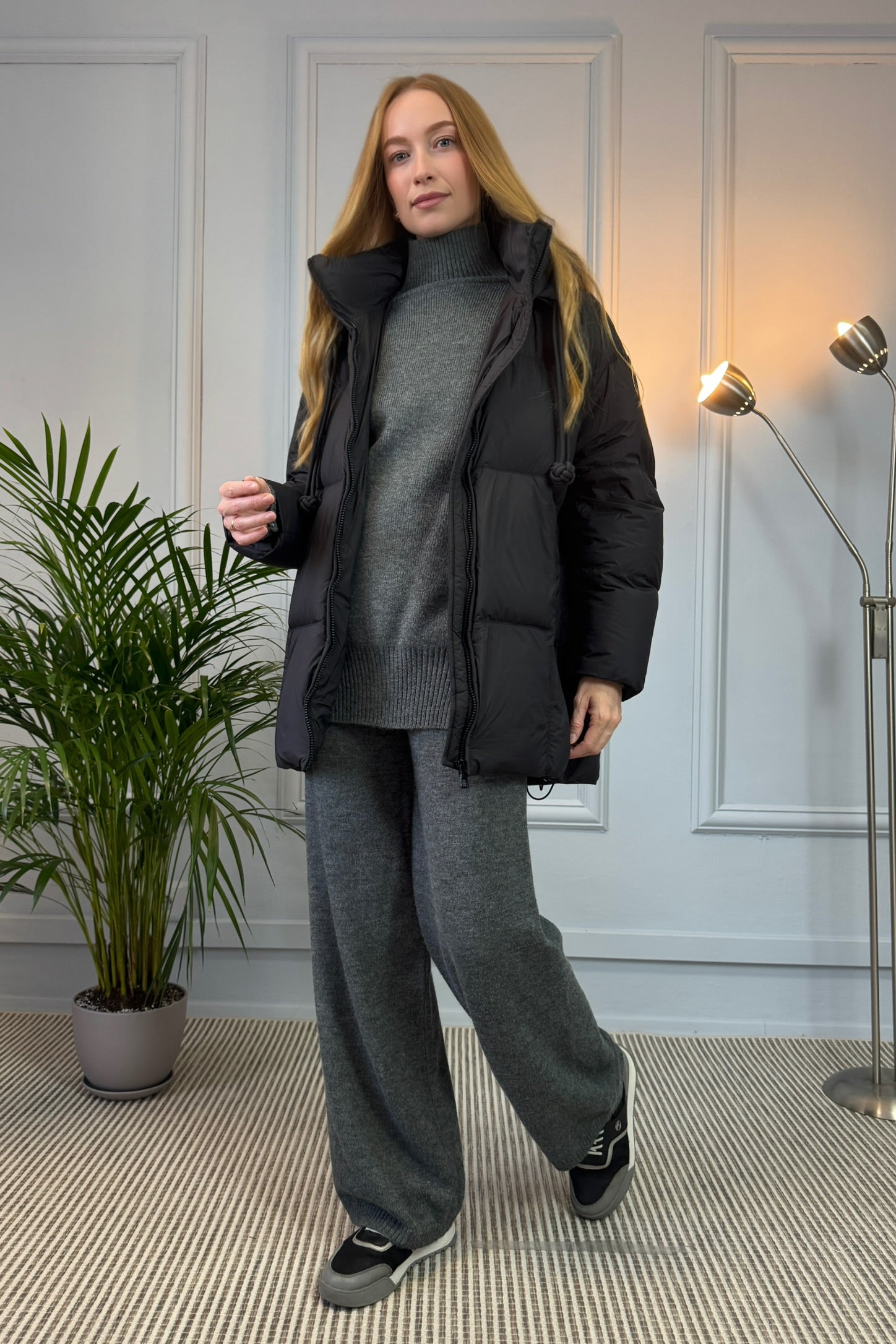 Czarna pikowana kurtka zimowa