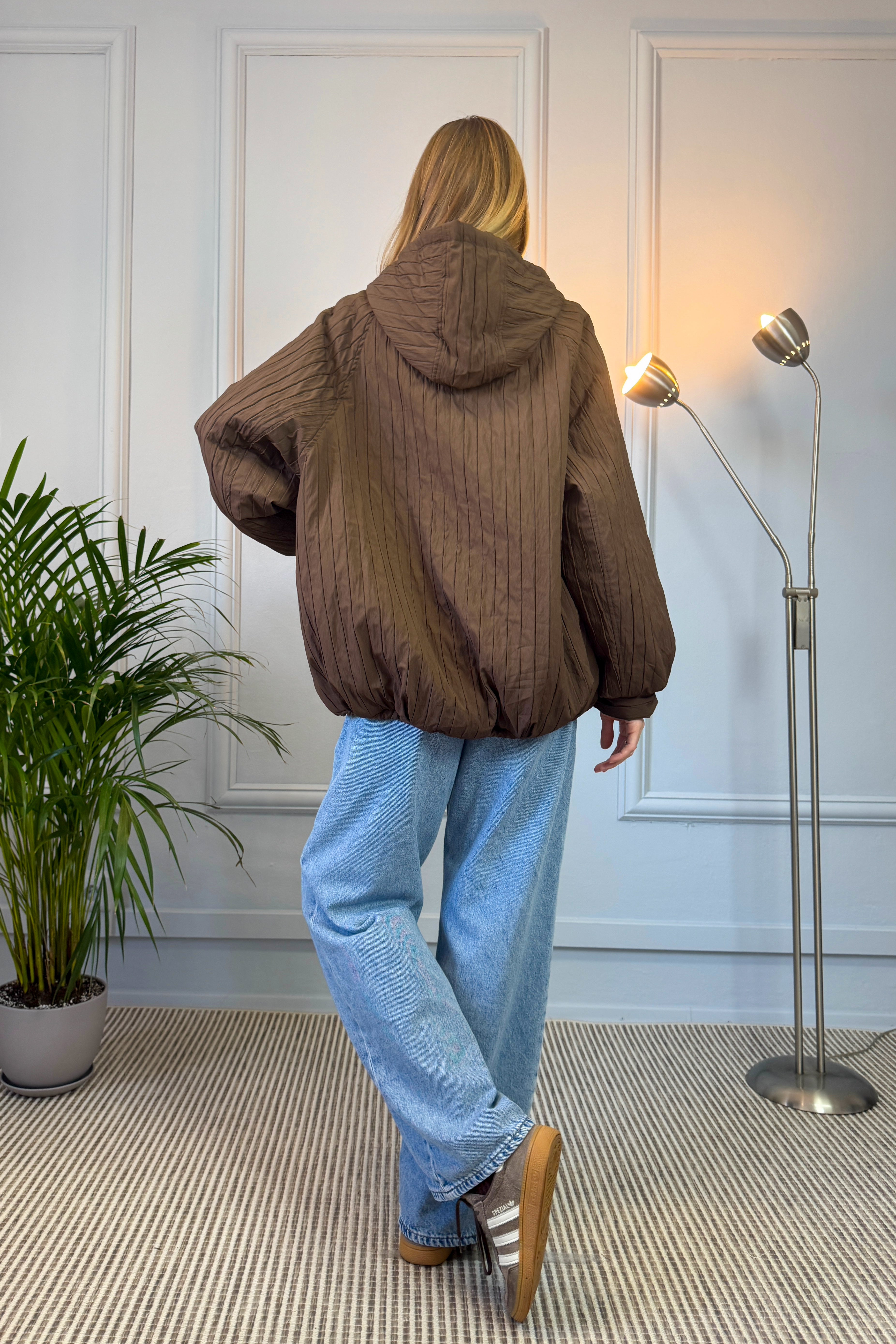 Pikowana kurtka w kolorze czekoladowym