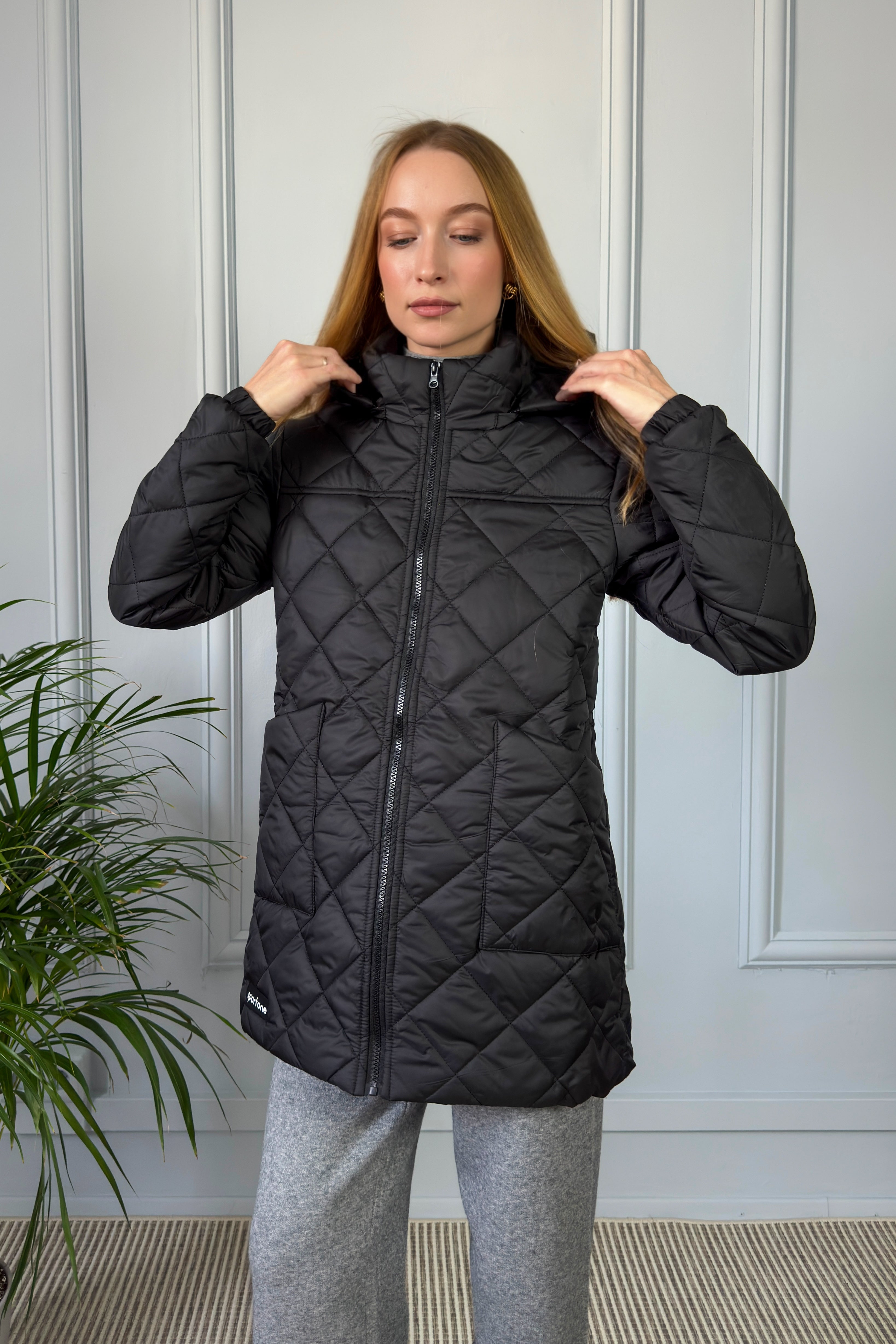 Pikowana kurtka z kapturem – czarna