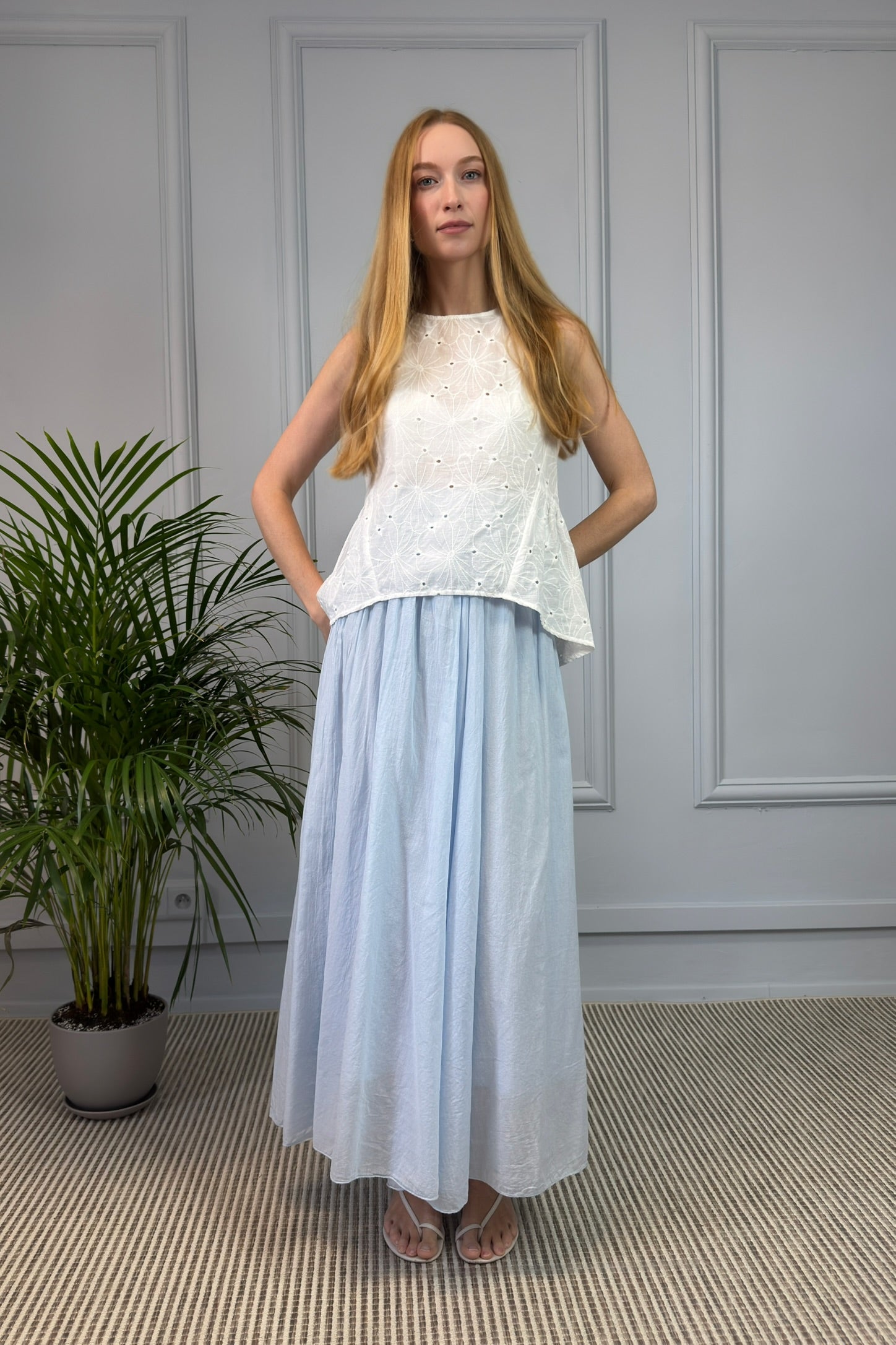 Jasnoniebieska spódnica maxi