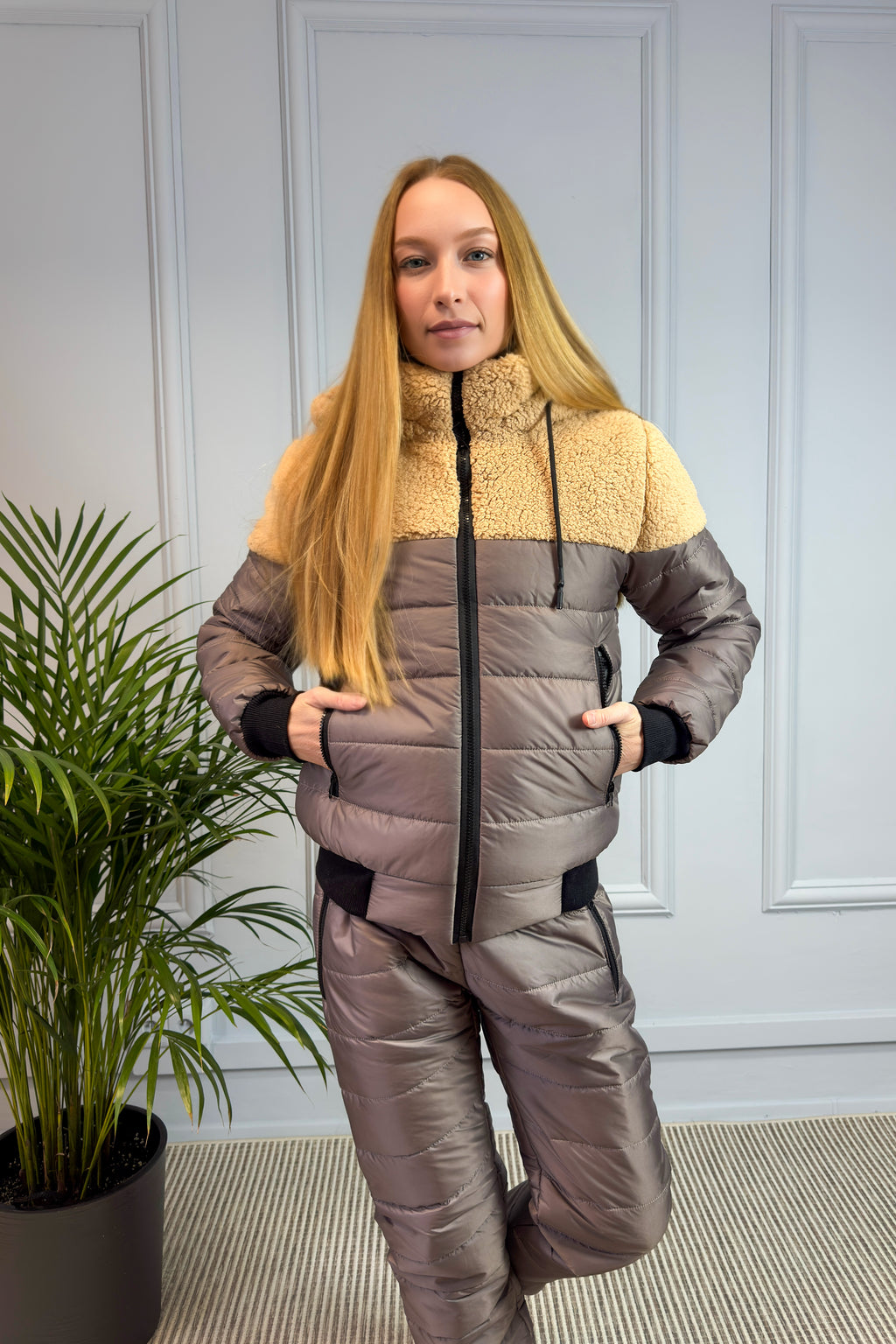 Ocieplany komplet z misiem kawowy