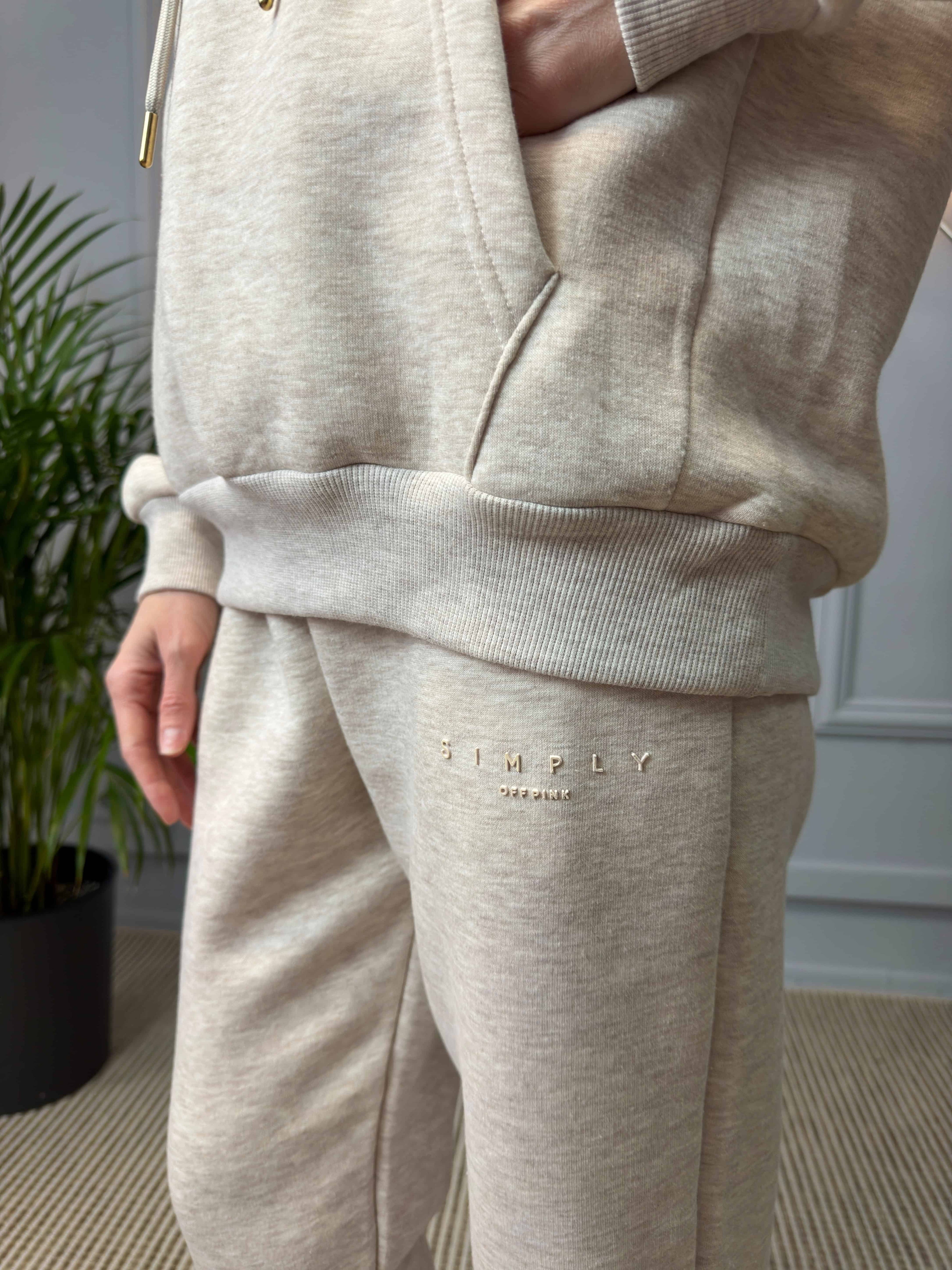 Komplet dresowy z haftem „SIMPLY” – beżowy melanż