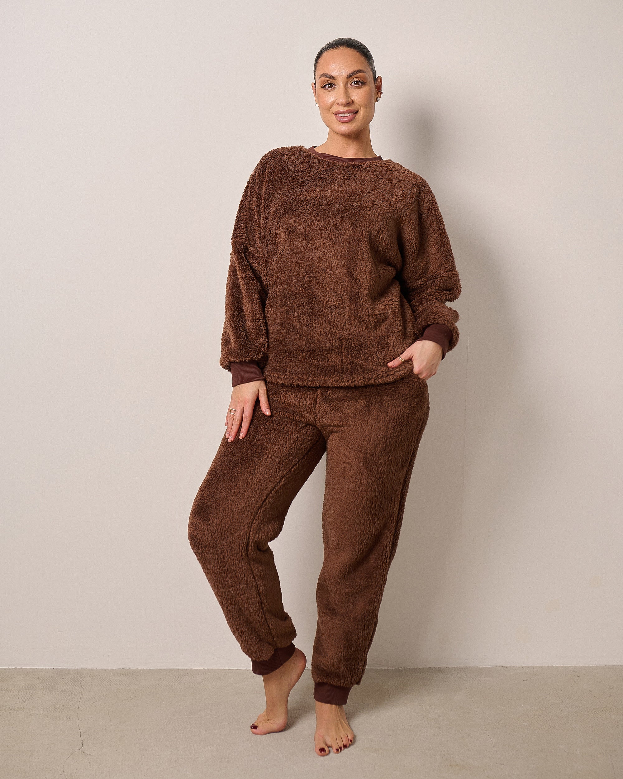 Brązowy komplet teddy: bluza + spodnie