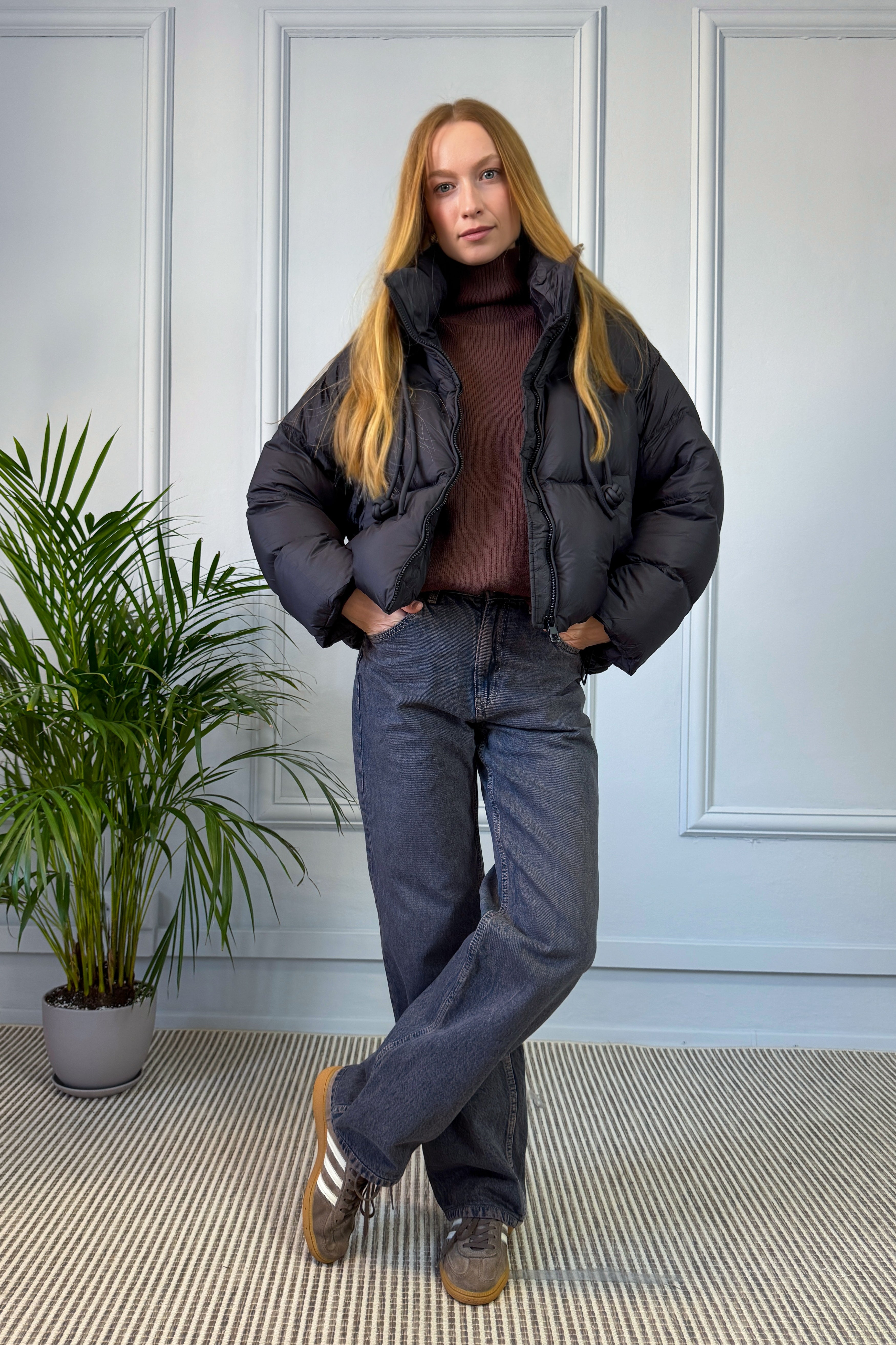 Krótka pikowana kurtka puchowa czarna