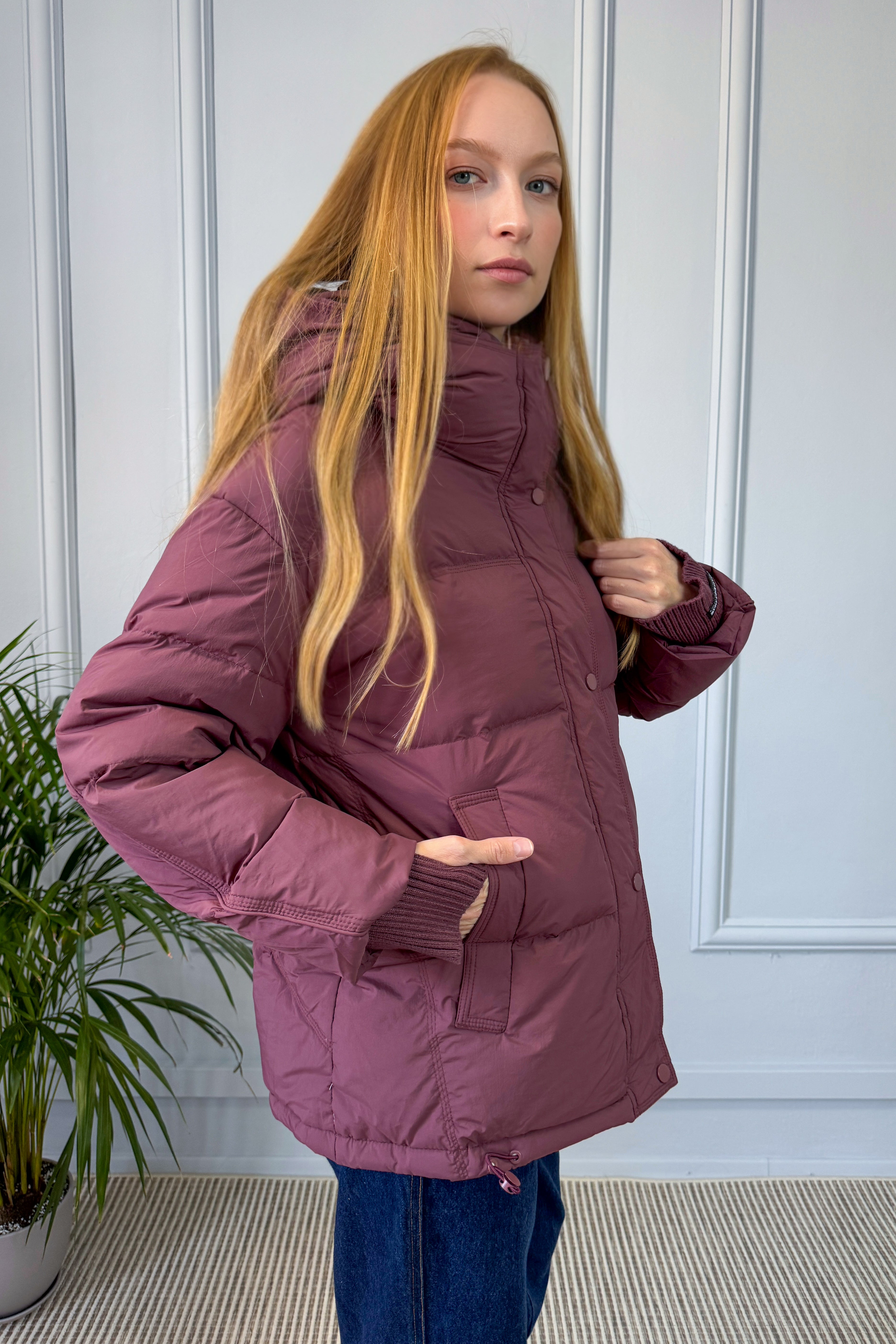 Pikowana kurtka z kapturem – śliwkowa