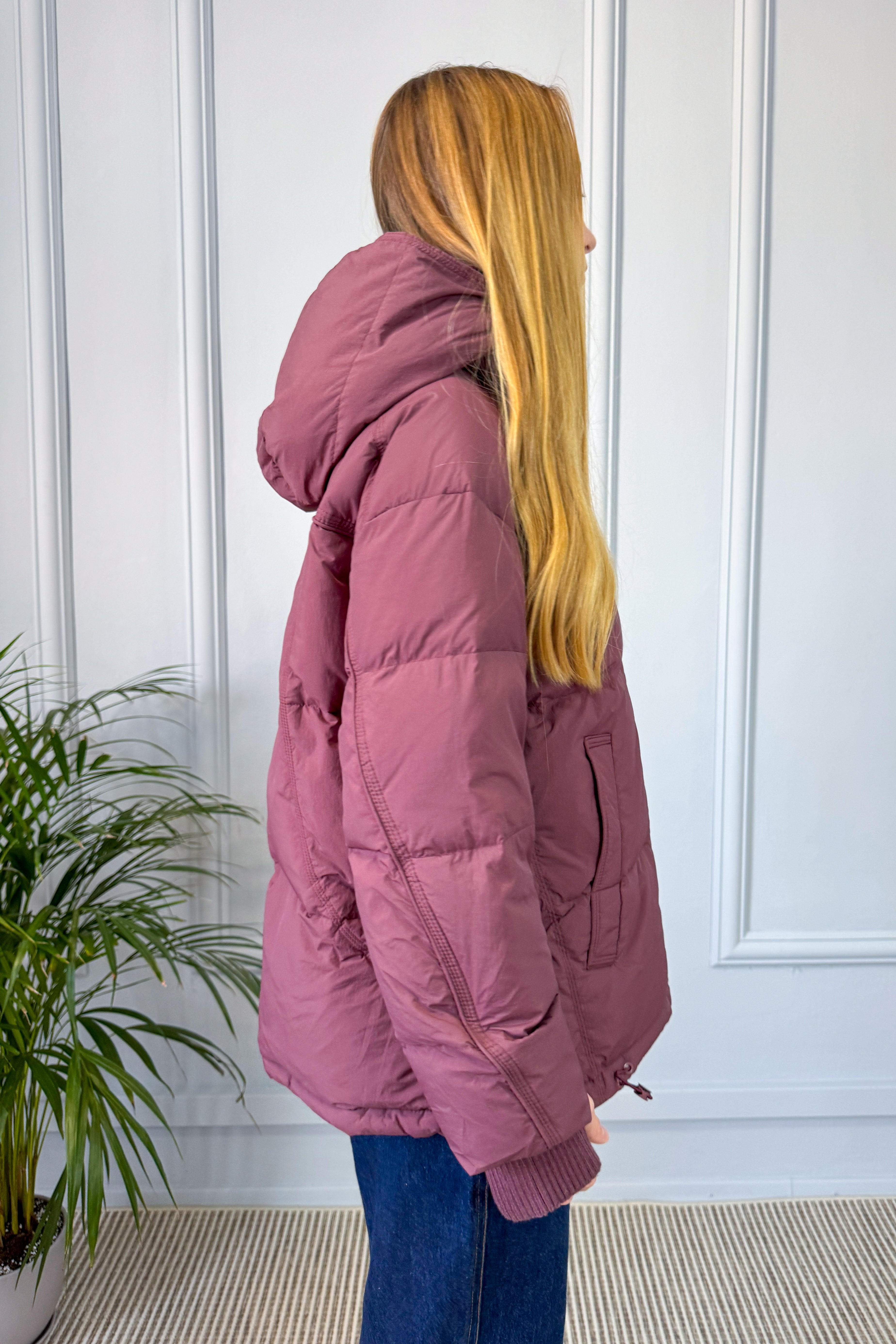 Pikowana kurtka z kapturem – śliwkowa