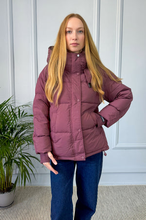 Pikowana kurtka z kapturem – śliwkowa