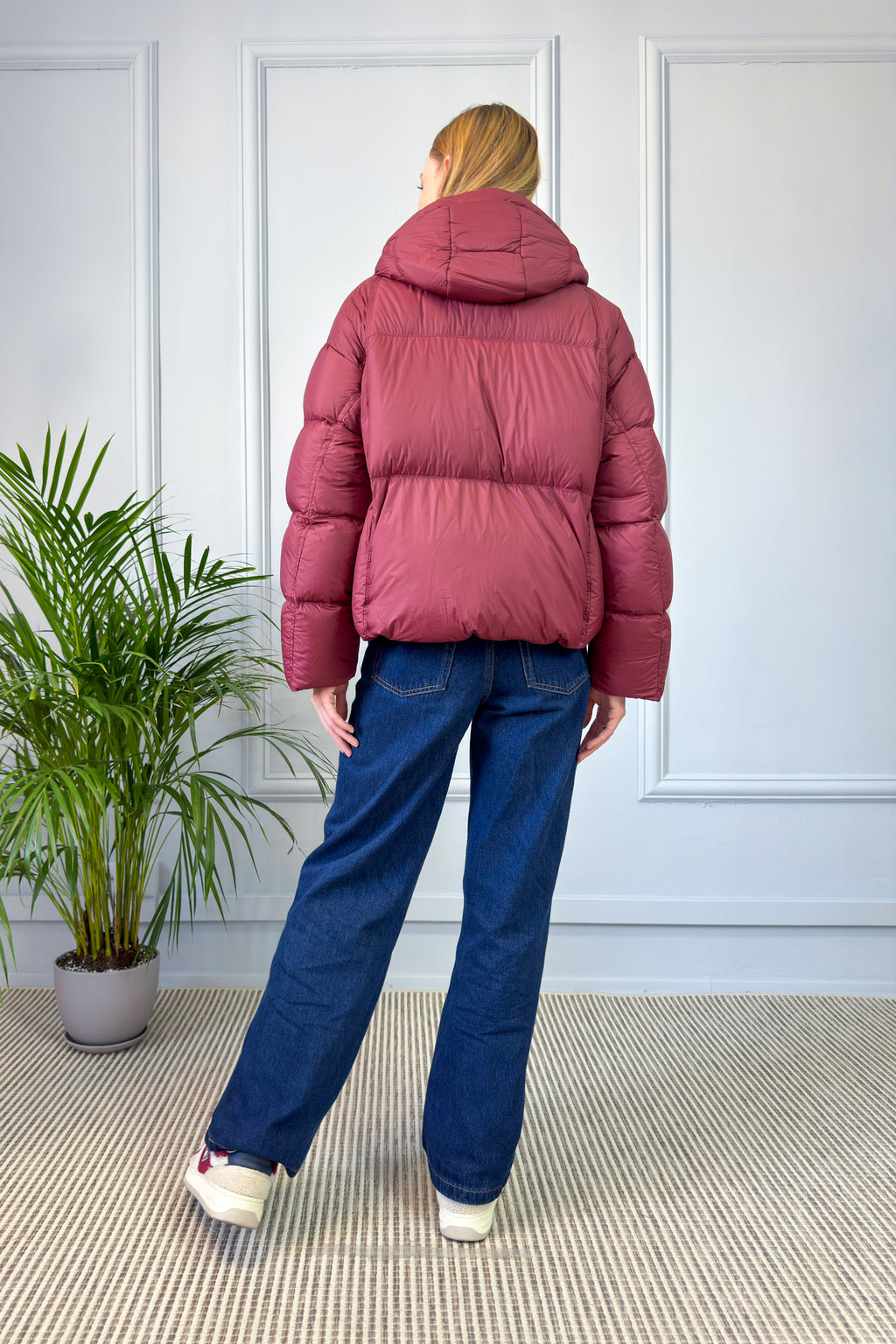 Krótka pikowana kurtka z kapturem – bordowa