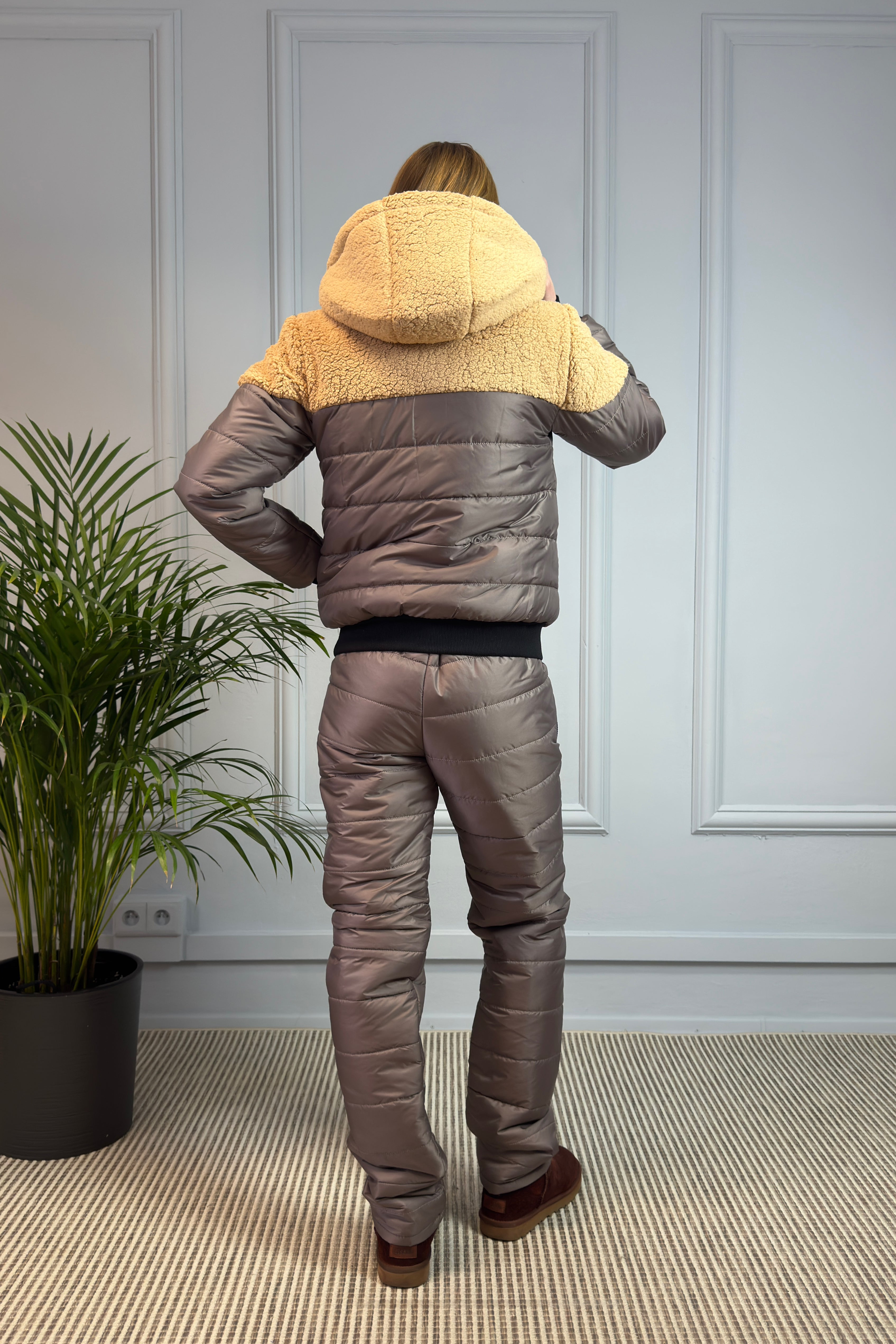 Ocieplany komplet z misiem kawowy