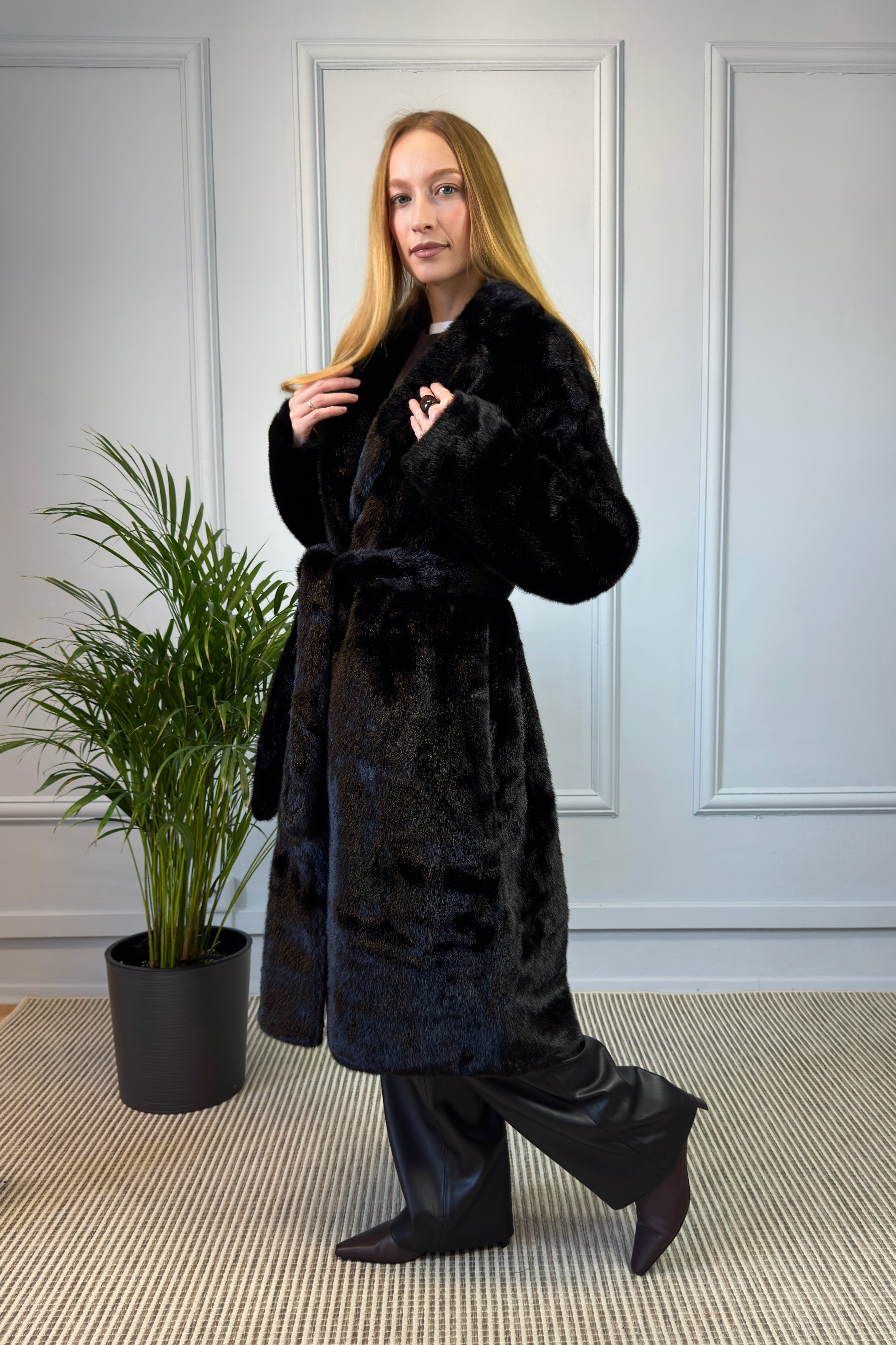 Klasyczne futro czarne z paskiem