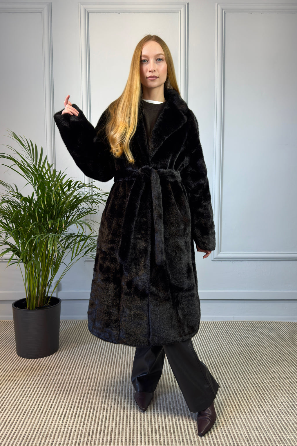 Klasyczne futro czarne z paskiem