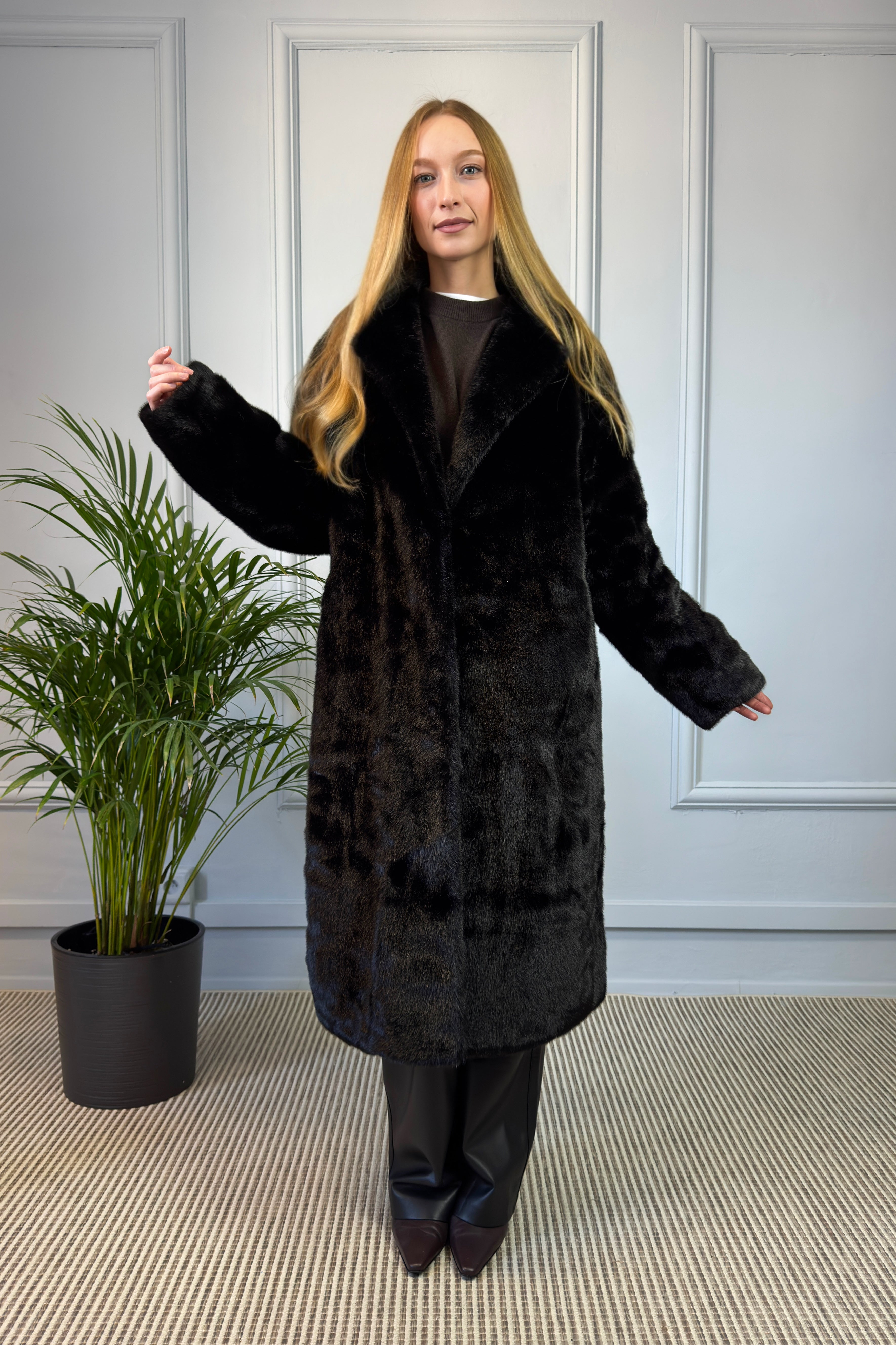 Klasyczne futro czarne z paskiem