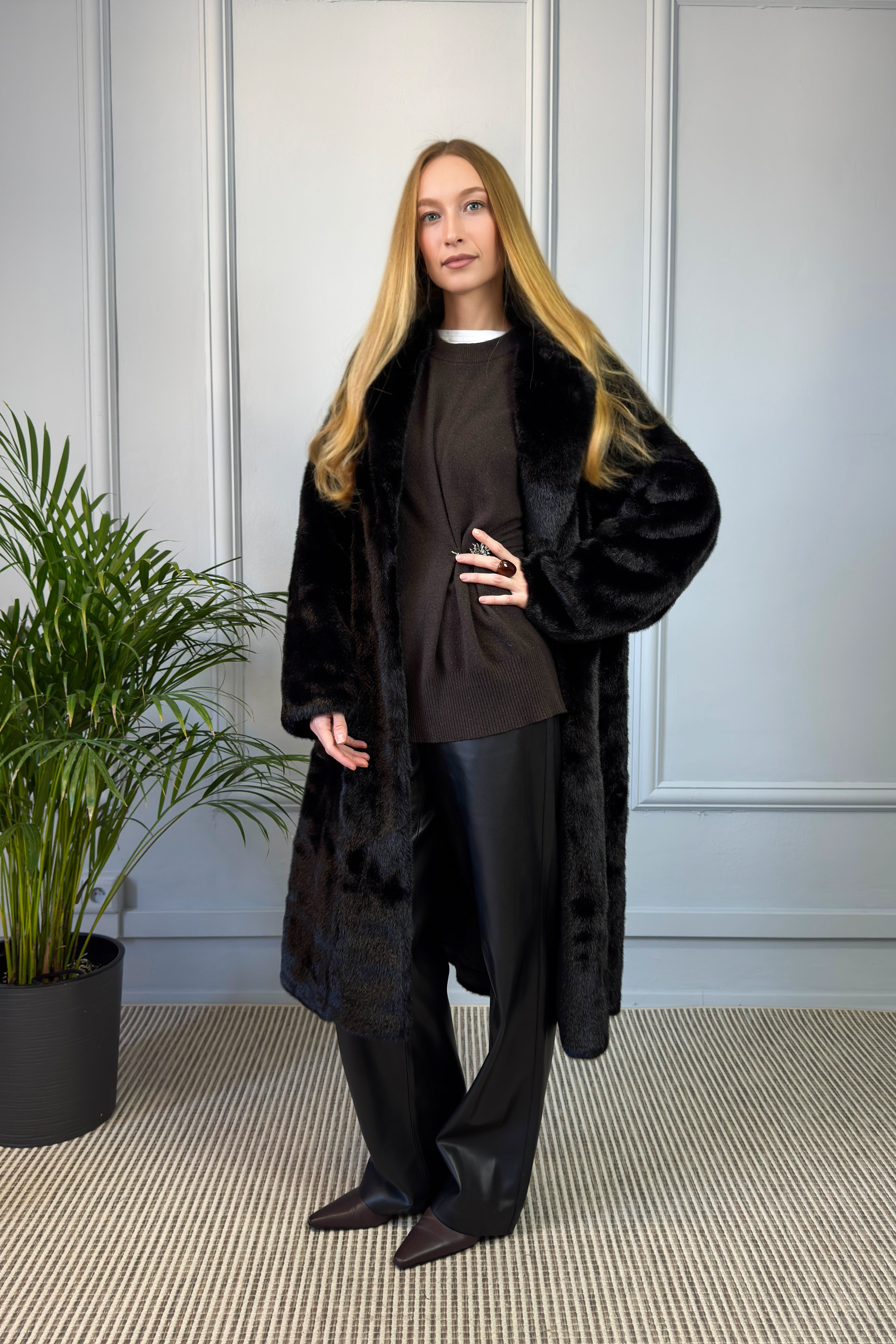 Klasyczne futro czarne z paskiem