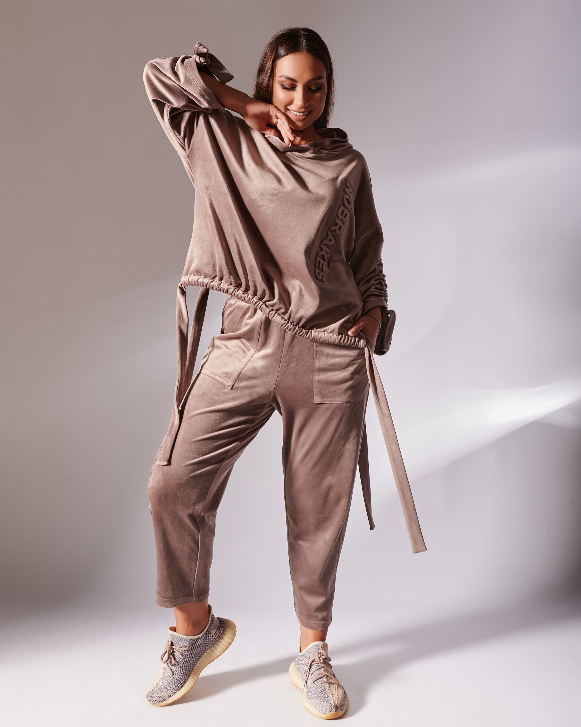 Welurowy komplet dresowy „NoBrakes” – cappuccino