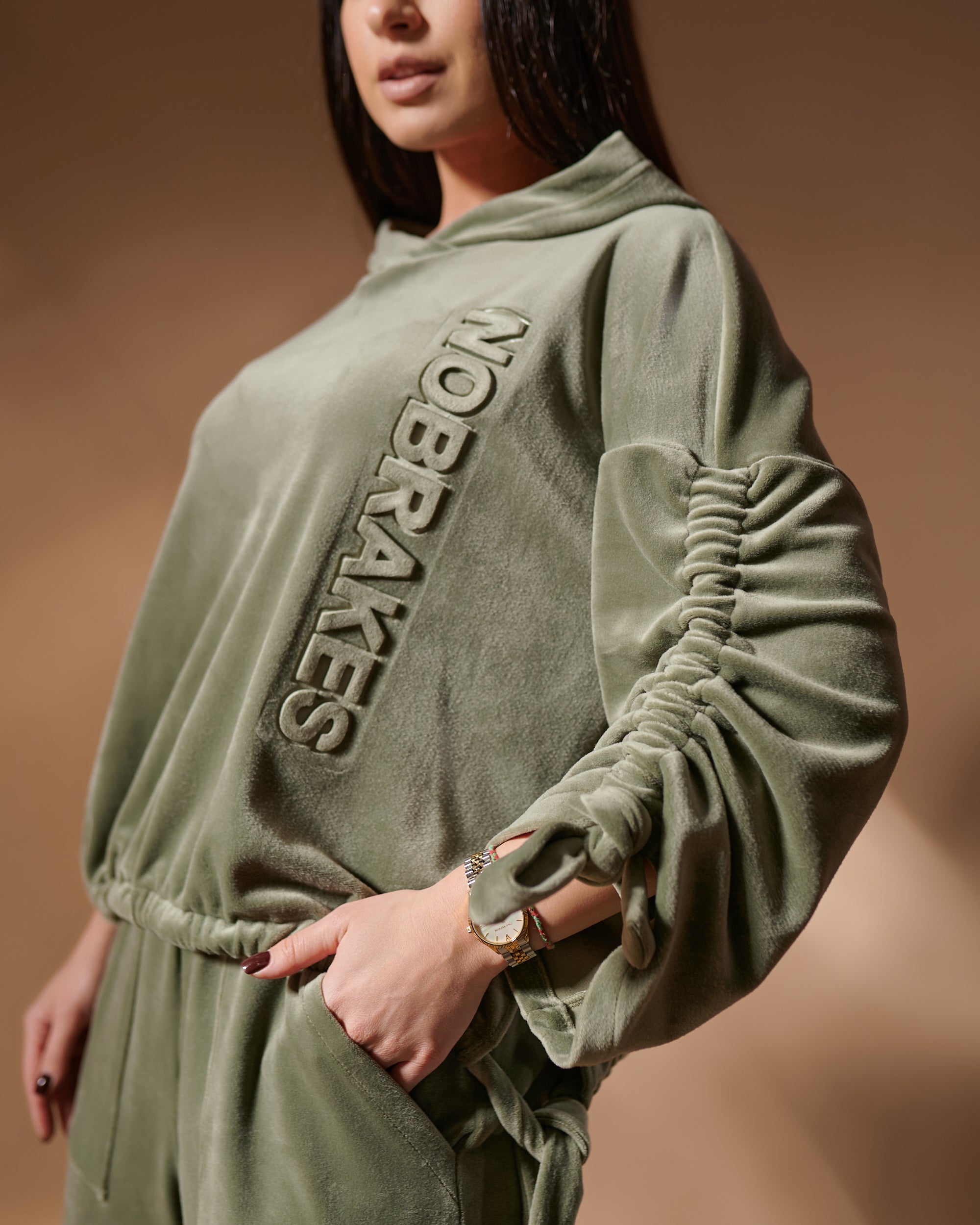 Welurowy komplet dresowy „NoBrakes” – oliwkowy