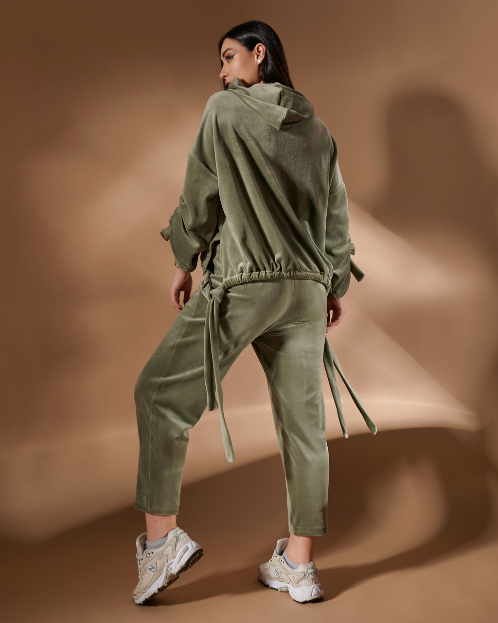Welurowy komplet dresowy „NoBrakes” – oliwkowy